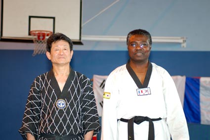 Maître LEE Kwan-Young et Maître B. JOHN
